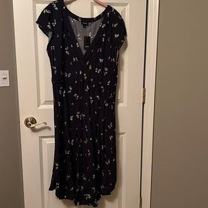 Torrid casual dress in navy butterfly print! Size 3
